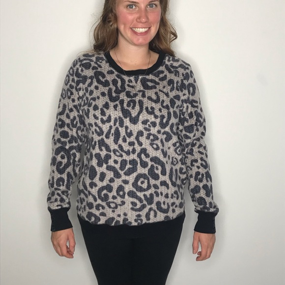 Simply Vera Sweater - Picture 3 of 7